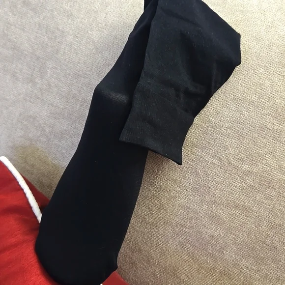 Smooth Knee Hi (2 Pair) - Picture 4 of 5